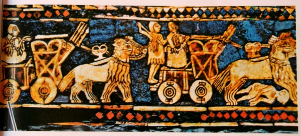 GUERRIERI SUI  CARRI  dallo Stendardo di UR - 2.500a.C. circa